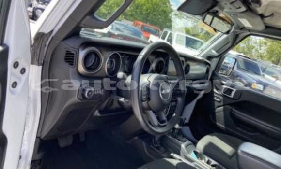 Buy Used Jeep Wrangler White Car in Ak–Bulok in Issyk-Kul Buy Used Jeep Wrangler White Car in Ak–Bulok in Issyk-Kul