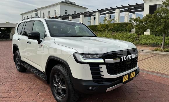 Buy Used Toyota Land Cruiser White Car in Bishkek in Bishkek Buy Used Toyota Land Cruiser White Car in Bishkek in Bishkek