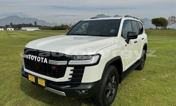 Buy Used Toyota Land Cruiser White Car in Bishkek in Bishkek Buy Used Toyota Land Cruiser White Car in Bishkek in Bishkek