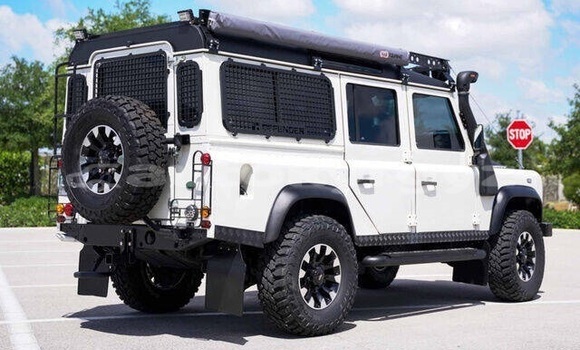 Buy Used Land Rover Defender White Car in Bishkek in Bishkek Buy Used Land Rover Defender White Car in Bishkek in Bishkek