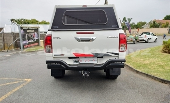 Buy Used Toyota Hilux White Car in Bishkek in Bishkek Buy Used Toyota Hilux White Car in Bishkek in Bishkek