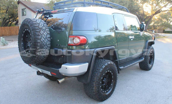 Buy Used Toyota FJ Cruiser Green Car in Bishkek in Bishkek Buy Used Toyota FJ Cruiser Green Car in Bishkek in Bishkek