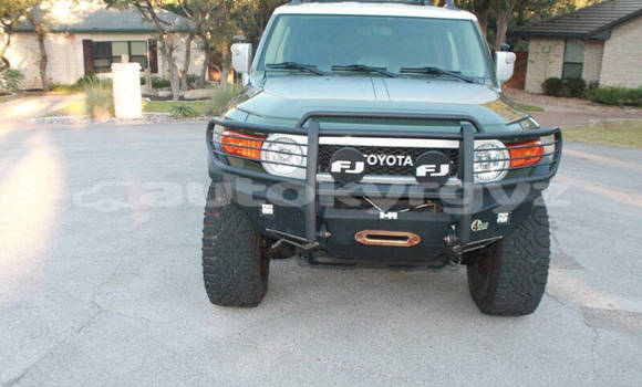Buy Used Toyota FJ Cruiser Green Car in Bishkek in Bishkek Buy Used Toyota FJ Cruiser Green Car in Bishkek in Bishkek