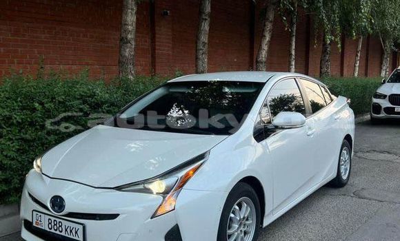 Buy Used Toyota Prius White Car in At–Bashi in Naryn