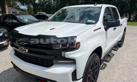 Buy Used Chevrolet Silverado White Car in Bishkek in Bishkek Buy Used Chevrolet Silverado White Car in Bishkek in Bishkek