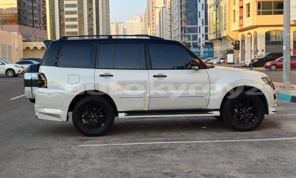 Buy Used Mitsubishi Pajero White Car in Bishkek in Bishkek Buy Used Mitsubishi Pajero White Car in Bishkek in Bishkek