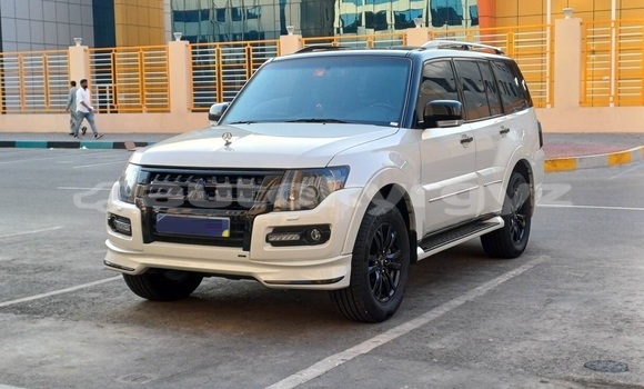 Buy Used Mitsubishi Pajero White Car in Bishkek in Bishkek Buy Used Mitsubishi Pajero White Car in Bishkek in Bishkek