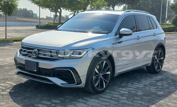 Buy Used Volkswagen Tiguan Silver Car in Bishkek in Bishkek Buy Used Volkswagen Tiguan Silver Car in Bishkek in Bishkek