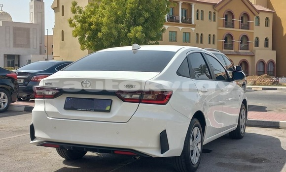 Buy Used Toyota Yaris White Car in Bishkek in Bishkek Buy Used Toyota Yaris White Car in Bishkek in Bishkek