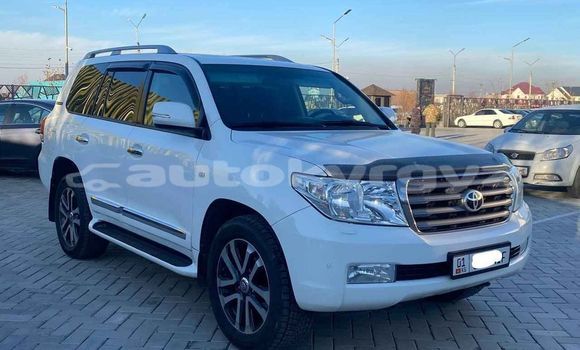 Buy Used Toyota Land Cruiser White Car in At–Bashi in Naryn Buy Used Toyota Land Cruiser White Car in At–Bashi in Naryn