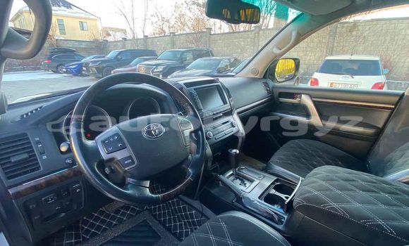 Buy Used Toyota Land Cruiser White Car in At–Bashi in Naryn Buy Used Toyota Land Cruiser White Car in At–Bashi in Naryn
