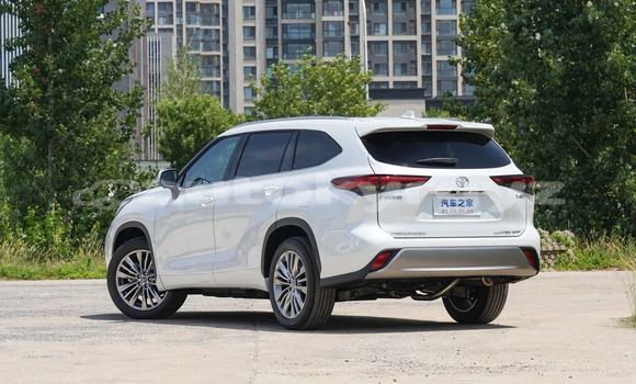 Buy New Toyota Highlander White Car in Bishkek in Bishkek Buy New Toyota Highlander White Car in Bishkek in Bishkek