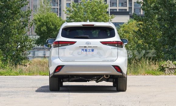 Buy New Toyota Highlander White Car in Bishkek in Bishkek Buy New Toyota Highlander White Car in Bishkek in Bishkek