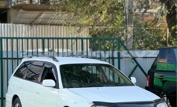 Buy Used Toyota Caldina White Car in Balykchy in Issyk-Kul