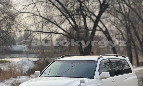 Buy Used Toyota Kluger White Car in Chaldovar in Chui