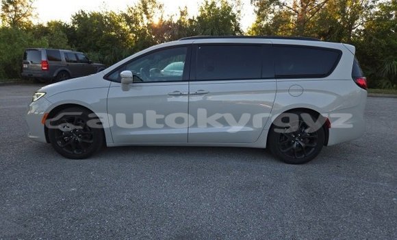 Buy Used Chrysler Pacifica White Car in Bishkek in Bishkek Buy Used Chrysler Pacifica White Car in Bishkek in Bishkek
