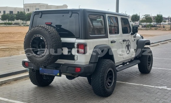 Buy Used Jeep Wrangler White Car in Bishkek in Bishkek Buy Used Jeep Wrangler White Car in Bishkek in Bishkek