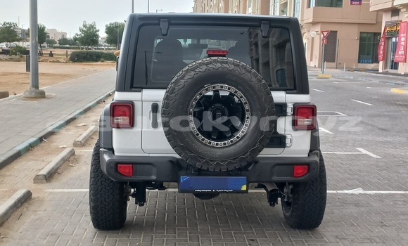 Buy Used Jeep Wrangler White Car in Bishkek in Bishkek Buy Used Jeep Wrangler White Car in Bishkek in Bishkek