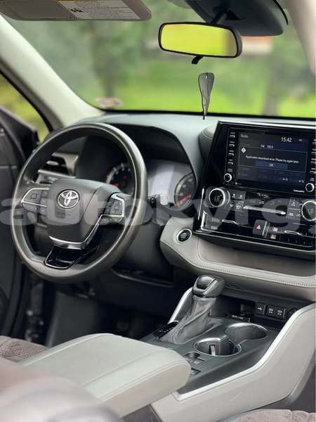 Big with watermark toyota highlander bishkek bishkek 5362