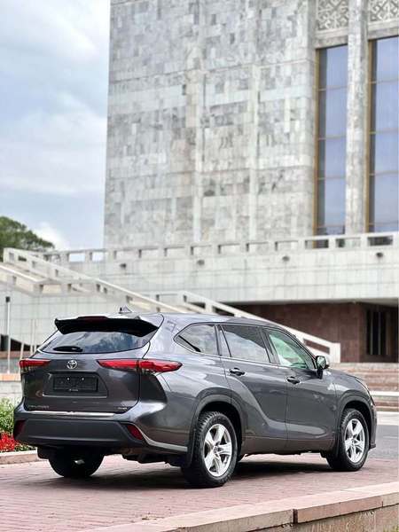 Big with watermark toyota highlander bishkek bishkek 5362