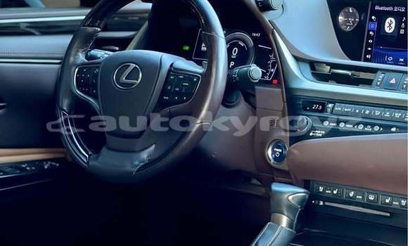 Buy Used Lexus ES White Car in Bishkek in Bishkek Buy Used Lexus ES White Car in Bishkek in Bishkek