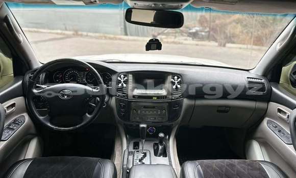 Buy Used Toyota Land Cruiser Prado White Car in Bishkek in Bishkek Buy Used Toyota Land Cruiser Prado White Car in Bishkek in Bishkek