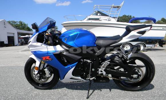 Buy Used Suzuki 750 Blue Bike in Barskoon in Issyk-Kul Buy Used Suzuki 750 Blue Bike in Barskoon in Issyk-Kul