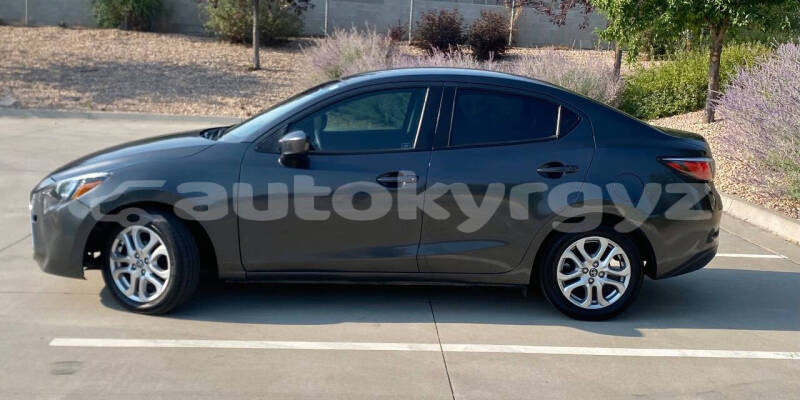 Big with watermark toyota yaris bishkek bishkek 5460