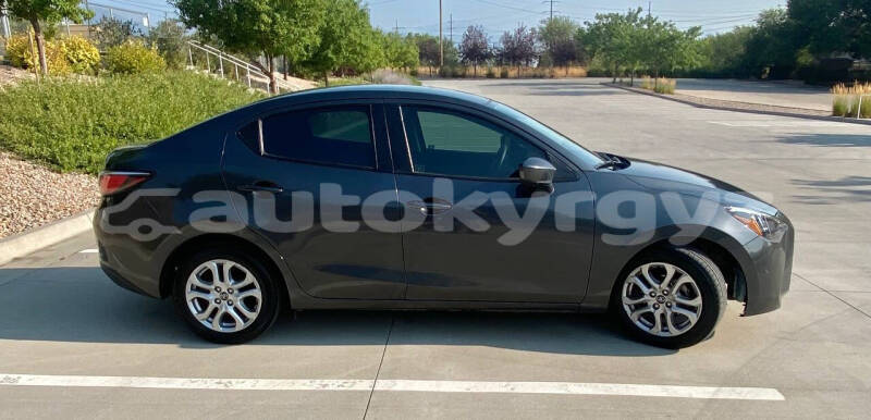 Big with watermark toyota yaris bishkek bishkek 5460