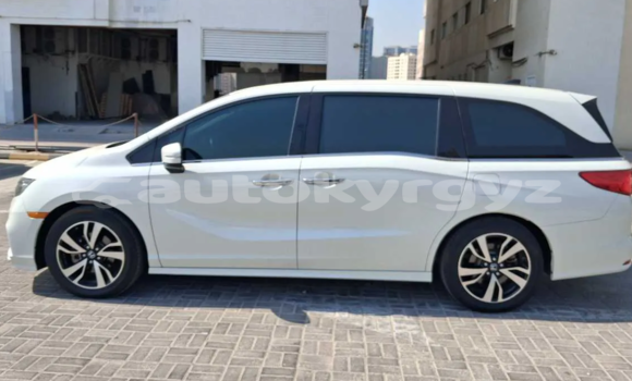 Buy Used Honda Odyssey White Car in Bishkek in Bishkek Buy Used Honda Odyssey White Car in Bishkek in Bishkek