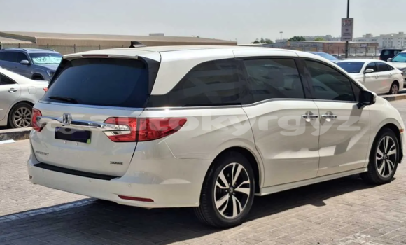 Buy Used Honda Odyssey White Car in Bishkek in Bishkek Buy Used Honda Odyssey White Car in Bishkek in Bishkek