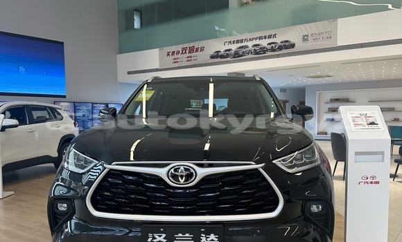 Buy New Toyota Highlander White Car in Bishkek in Bishkek Buy New Toyota Highlander White Car in Bishkek in Bishkek