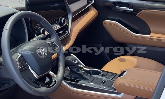 Buy New Toyota Highlander White Car in Bishkek in Bishkek Buy New Toyota Highlander White Car in Bishkek in Bishkek
