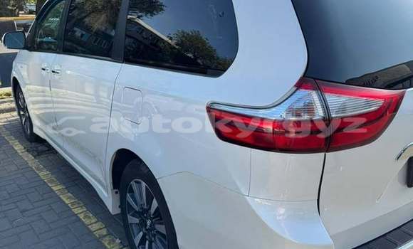 Buy Used Toyota Sienna White Car in Bishkek in Bishkek Buy Used Toyota Sienna White Car in Bishkek in Bishkek