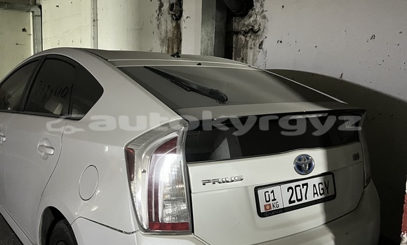 Buy Used Toyota Prius White Car in Bishkek in Bishkek Buy Used Toyota Prius White Car in Bishkek in Bishkek