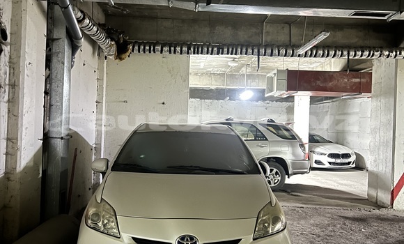 Buy Used Toyota Prius White Car in Bishkek in Bishkek Buy Used Toyota Prius White Car in Bishkek in Bishkek