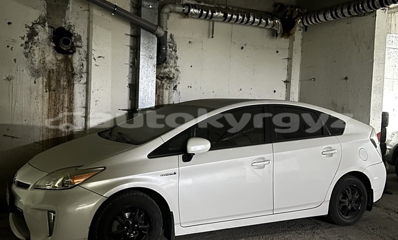Buy Used Toyota Prius White Car in Bishkek in Bishkek Buy Used Toyota Prius White Car in Bishkek in Bishkek