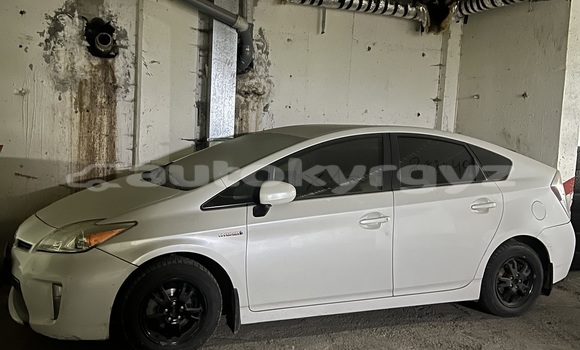 Buy Used Toyota Prius White Car in Bishkek in Bishkek Buy Used Toyota Prius White Car in Bishkek in Bishkek