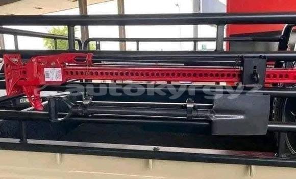 Buy Used Toyota Land Cruiser Beige Car in Bishkek in Bishkek Buy Used Toyota Land Cruiser Beige Car in Bishkek in Bishkek