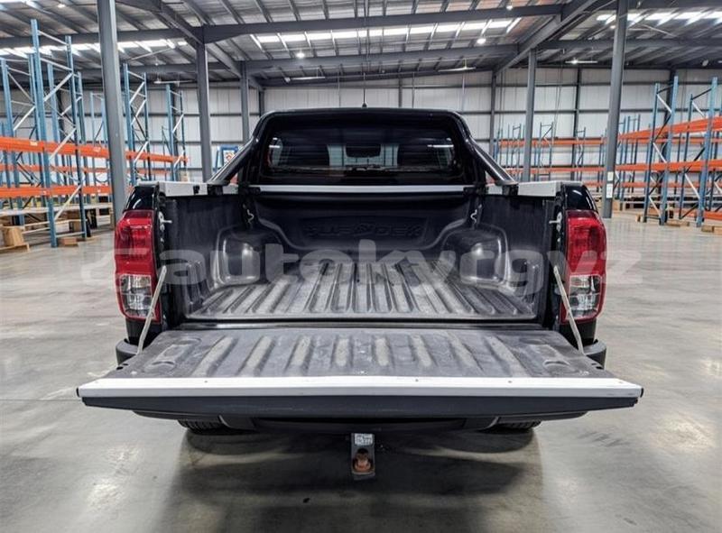 Big with watermark toyota hilux chui kemin 5580
