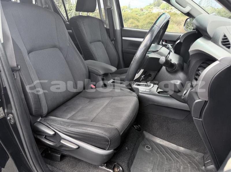 Big with watermark toyota hilux chui kemin 5580