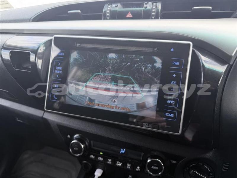 Big with watermark toyota hilux chui kemin 5580