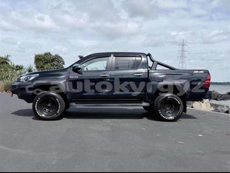 Big with watermark toyota hilux chui kemin 5580