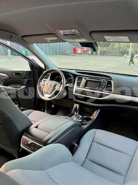 Big with watermark toyota highlander bishkek bishkek 5586