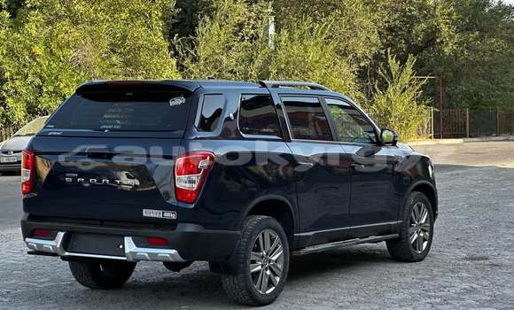 Buy Used Toyota Hiluxe Revo Black Car in Bishkek in Bishkek Buy Used Toyota Hiluxe Revo Black Car in Bishkek in Bishkek