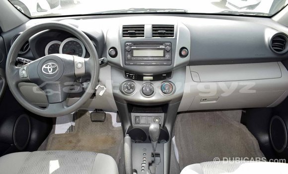Buy Import Toyota HiAce White Truck in Import - Dubai in Batken Buy Import Toyota HiAce White Truck in Import - Dubai in Batken