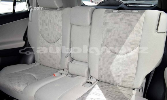Buy Import Toyota HiAce White Truck in Import - Dubai in Batken Buy Import Toyota HiAce White Truck in Import - Dubai in Batken