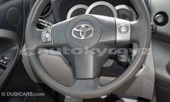 Buy Import Toyota HiAce White Truck in Import - Dubai in Batken Buy Import Toyota HiAce White Truck in Import - Dubai in Batken