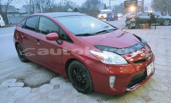 Buy Used Toyota Prius Red Car in Bishkek in Bishkek