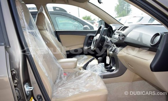 Buy Import Toyota HiAce Other Truck in Import - Dubai in Batken Buy Import Toyota HiAce Other Truck in Import - Dubai in Batken